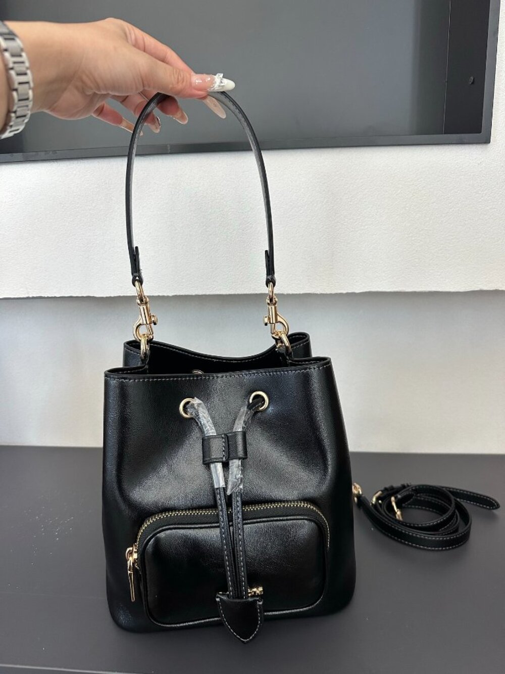 Coach Black Leather Bucket Bag, Detachable Shoulder Strap, New Without Tags - Picture 6 of 9